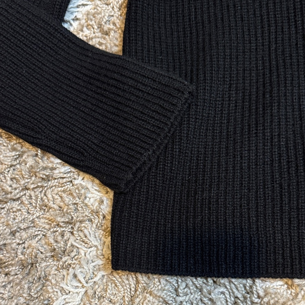 Vince Ribbed V-Neck Wool & Cashmere Blend Sweater Black size Large - Picture 8 of 14